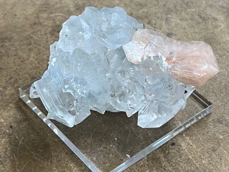 Apophyllite and Stilbite (2.29 oz) For Cheap